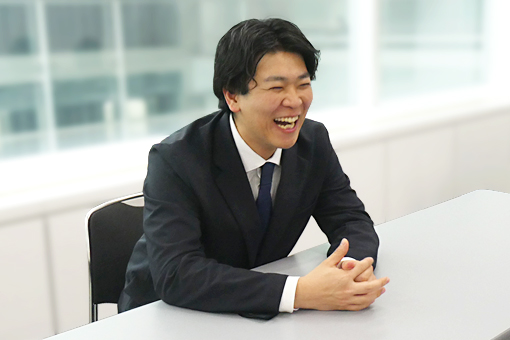 先輩社員